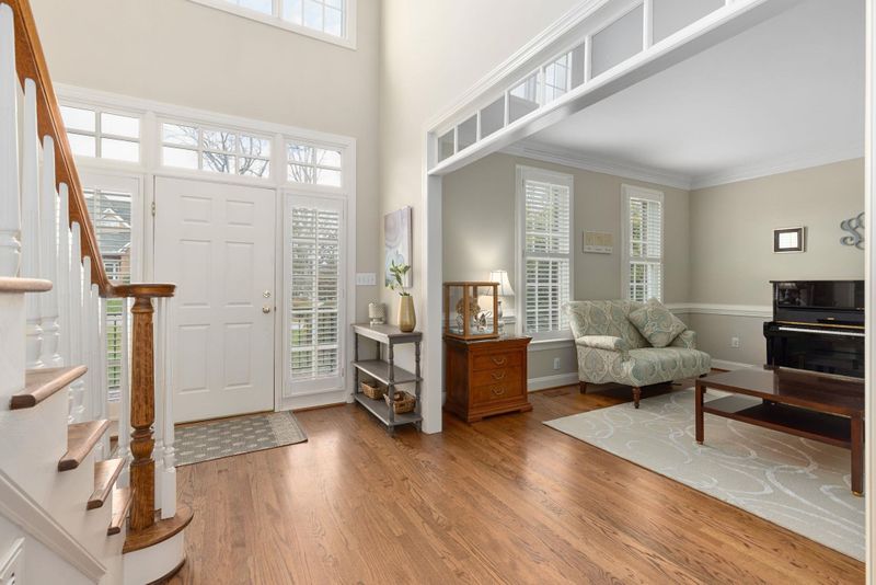 102 Trident Ct, Cary, NC 27518