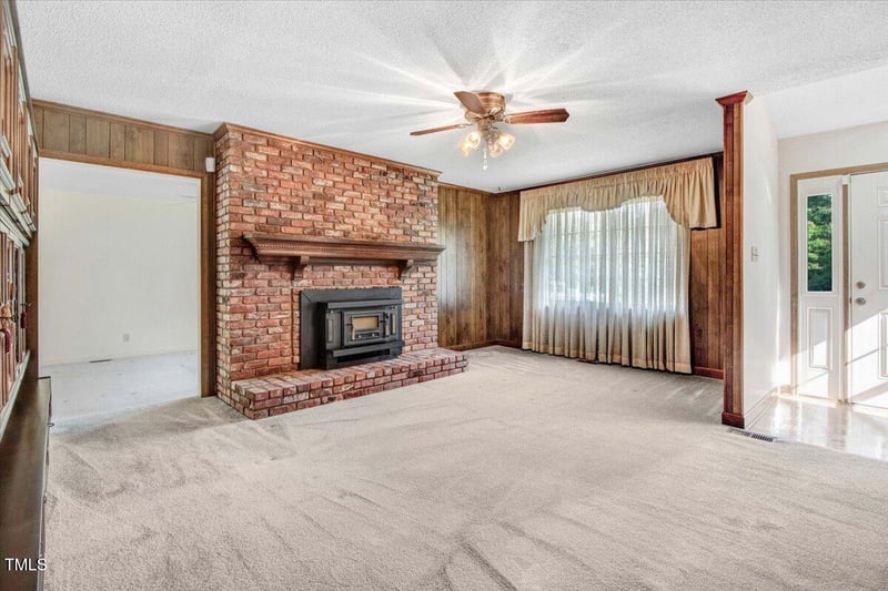 102 Trollingwood Dr, Goldsboro, NC 27534