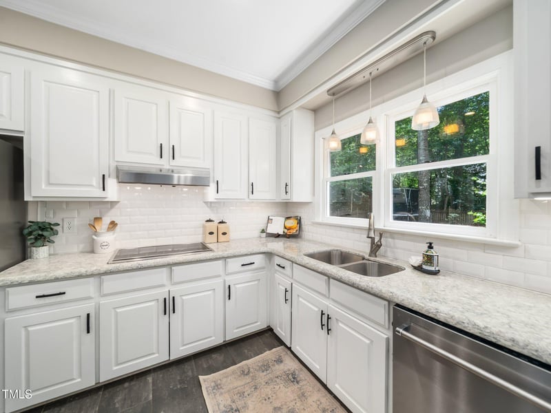 102 Turnberry Ln, Cary, NC 27518