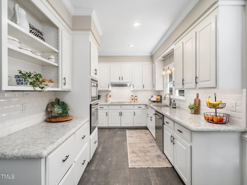 102 Turnberry Ln, Cary, NC 27518