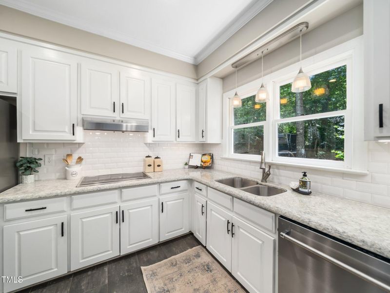 102 Turnberry Ln, Cary, NC 27518