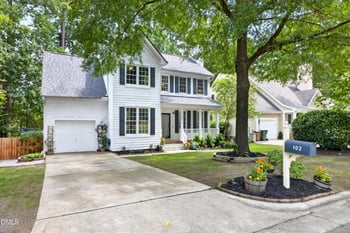 102 Unaka Ct, Cary, NC 27519