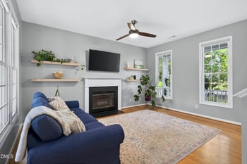 102 Unaka Ct, Cary, NC 27519