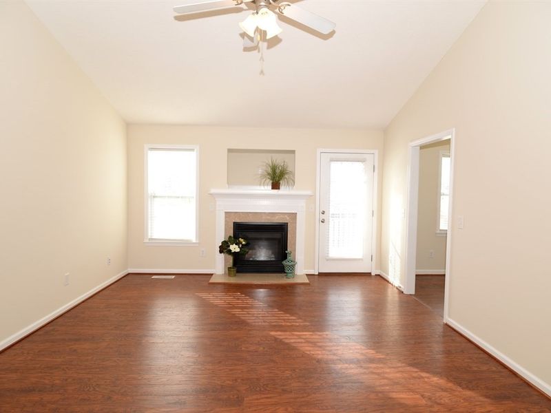 102 Ventura Dr, Clayton, NC 27527