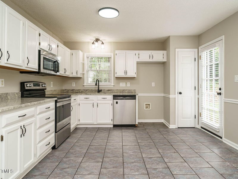102 Ventura Woods Ct, Wake Forest, NC 27587