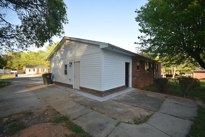 102 Walker, Mebane, NC 27302