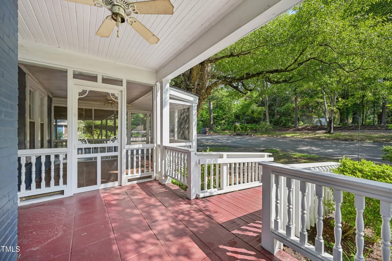 102 Weatherspoon St, Sanford, NC 27330