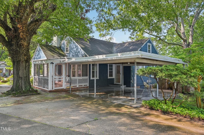 102 Weatherspoon St, Sanford, NC 27330