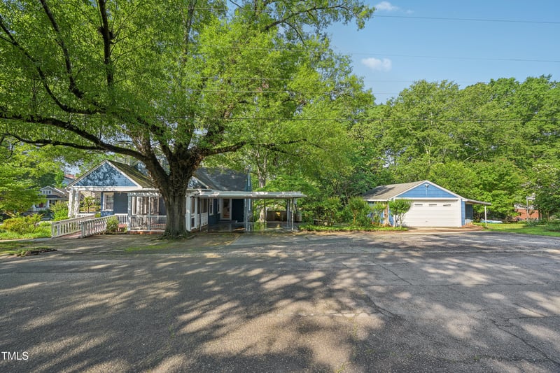 102 Weatherspoon St, Sanford, NC 27330