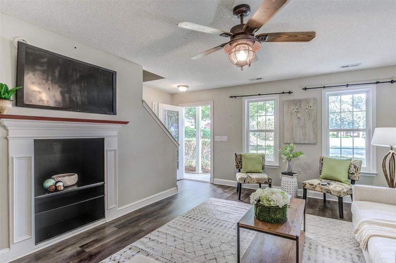 102 Weeping Oak Ct, Apex, NC 27539