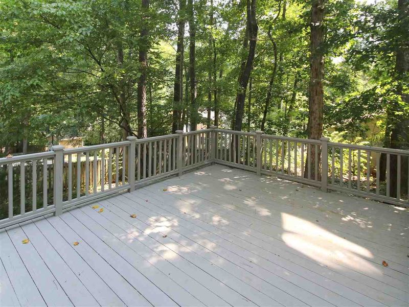 102 Westbury Dr, Chapel Hill, NC 27516