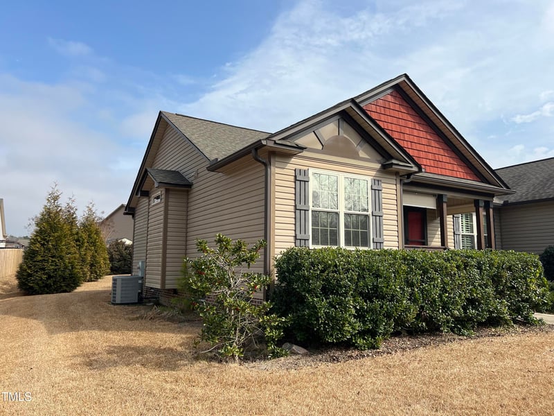 102 Westchase Dr, Clayton, NC 27527