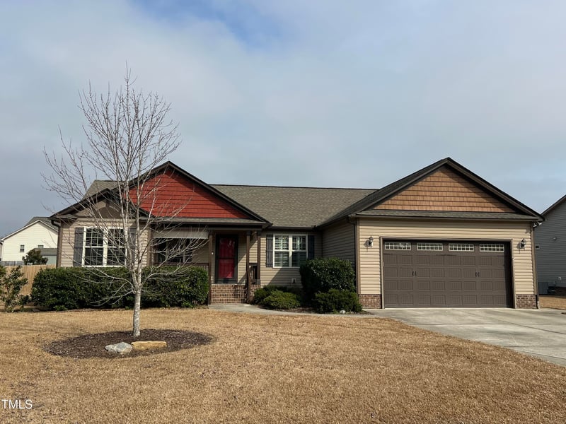 102 Westchase Dr, Clayton, NC 27527