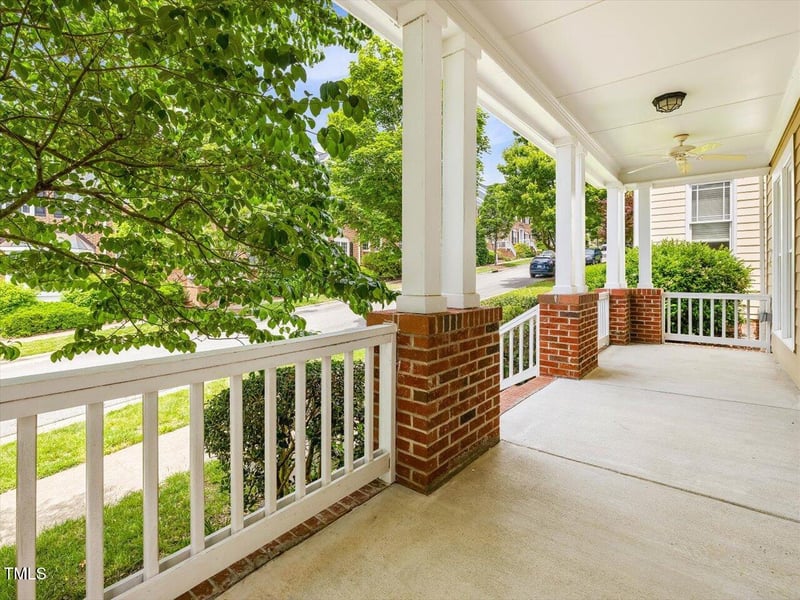 102 Westside Dr, Chapel Hill, NC 27516