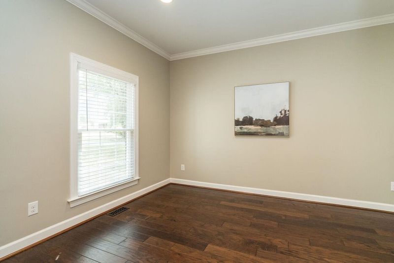 102 Wexwood Ct, Cary, NC 27519