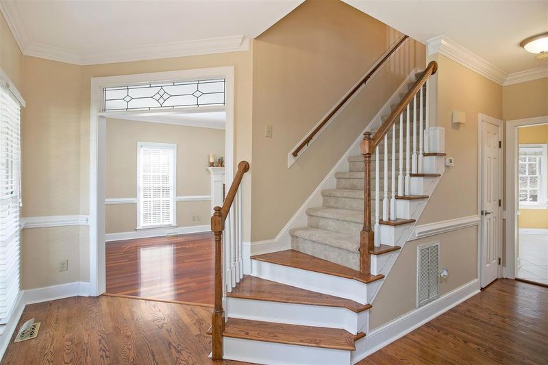 102 White Sands Dr, Cary, NC 27513