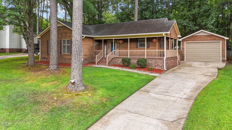 102 Whithorne Dr, Garner, NC 27529
