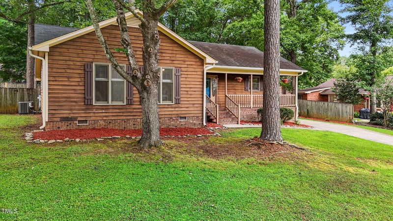 102 Whithorne Dr, Garner, NC 27529