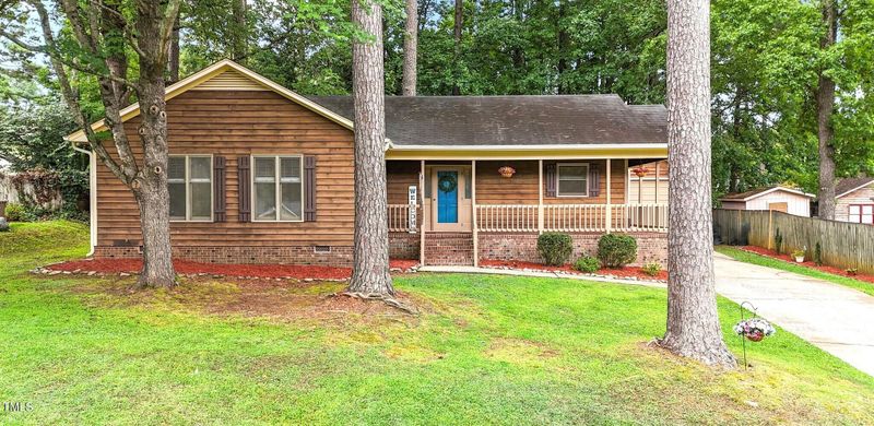 102 Whithorne Dr, Garner, NC 27529