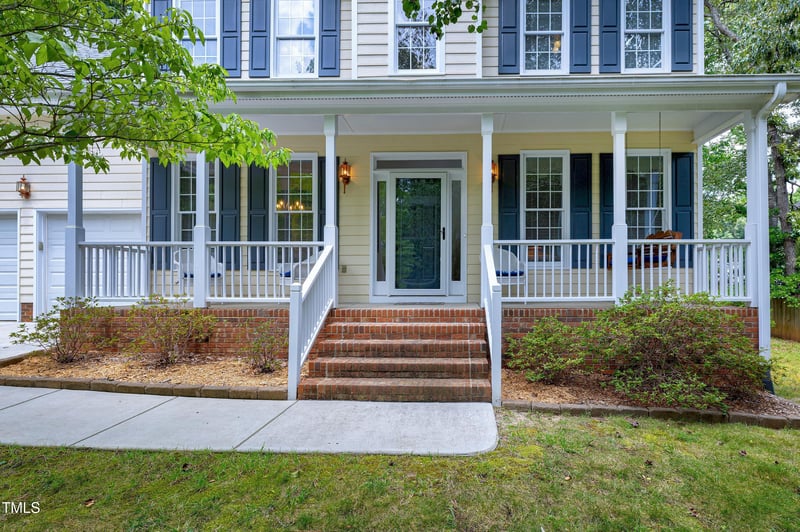 102 Whitlock Ln, Cary, NC 27513