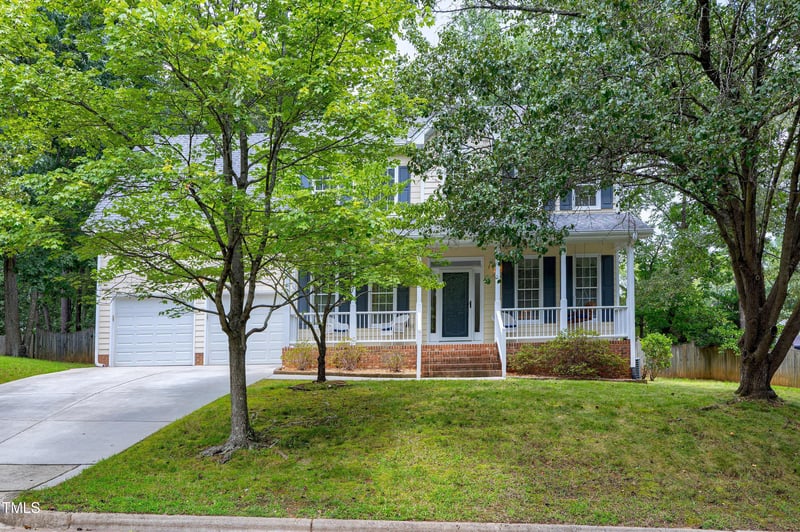 102 Whitlock Ln, Cary, NC 27513