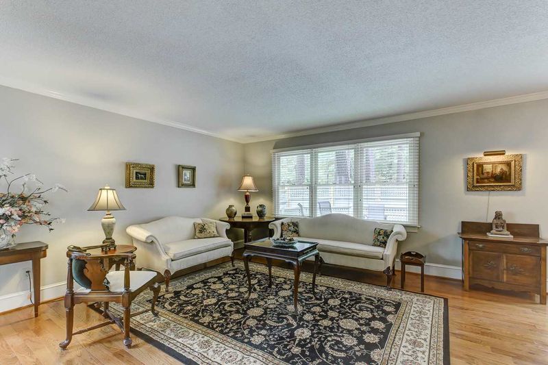 102 Wind Ln, Cary, NC 27518