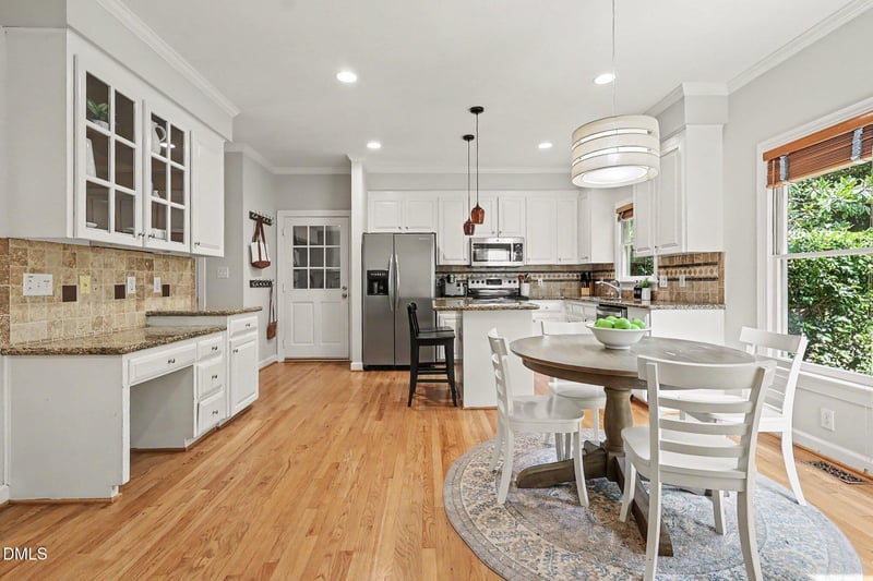 102 Windswept Ln, Cary, NC 27518
