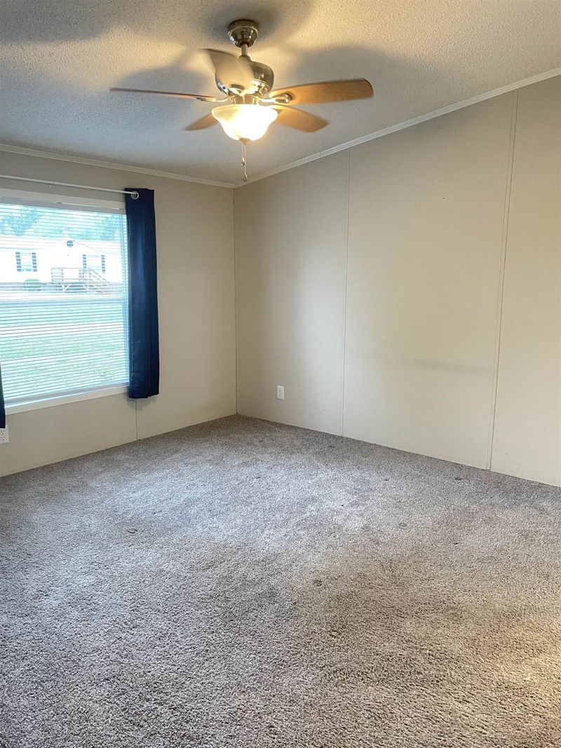 102 Windy Hill Ln, Smithfield, NC 27577