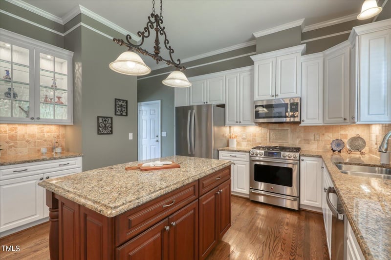 102 Wittenham Dr, Cary, NC 27519
