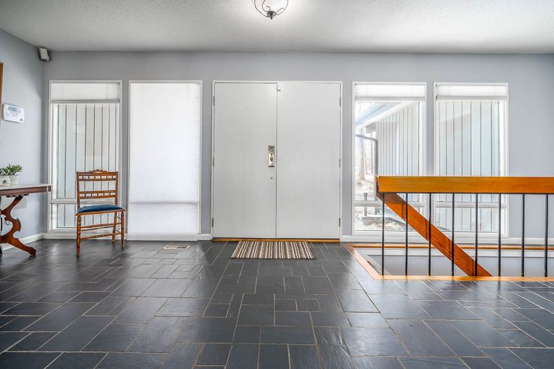 102 Wolfs Trl, Chapel Hill, NC 27516