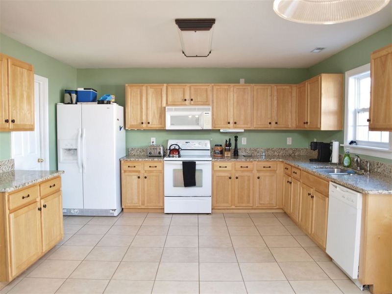 1020 Breeze Ln, Clayton, NC 27520