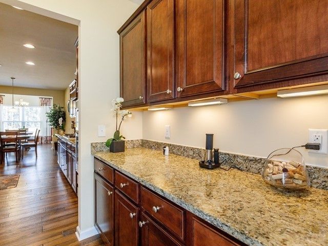 1020 Cozy Oak Ave, Cary, NC 27519