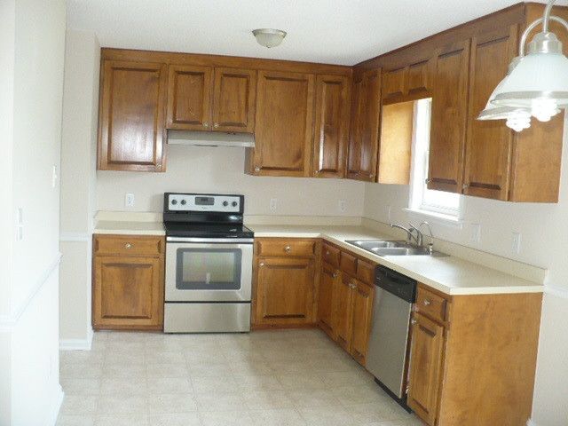 1020 Forest Glen Dr, Raleigh, NC 27603