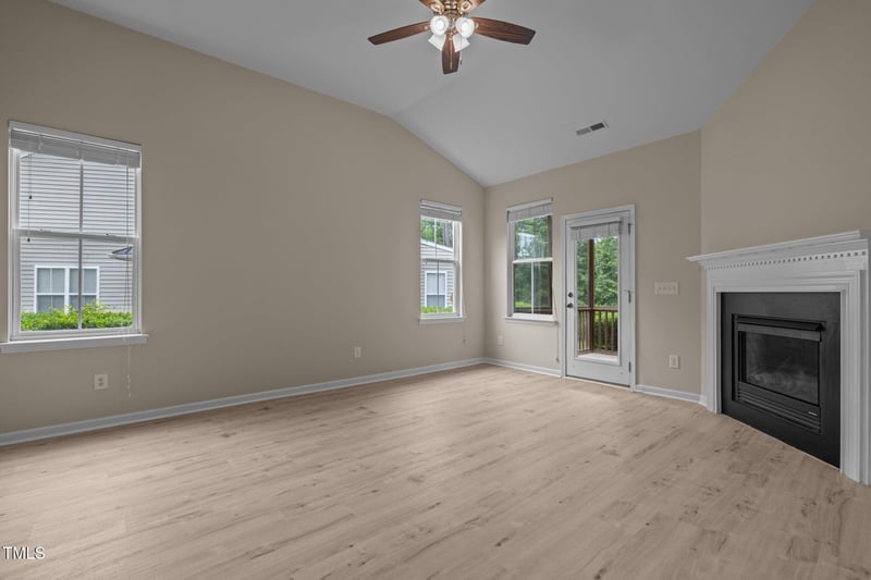 1020 Kingston Grove Dr, Cary, NC 27519