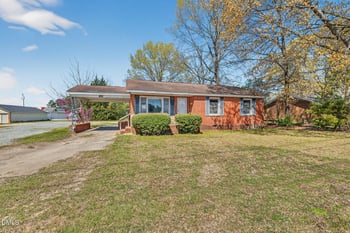 1020 Pollock St, Selma, NC 27576