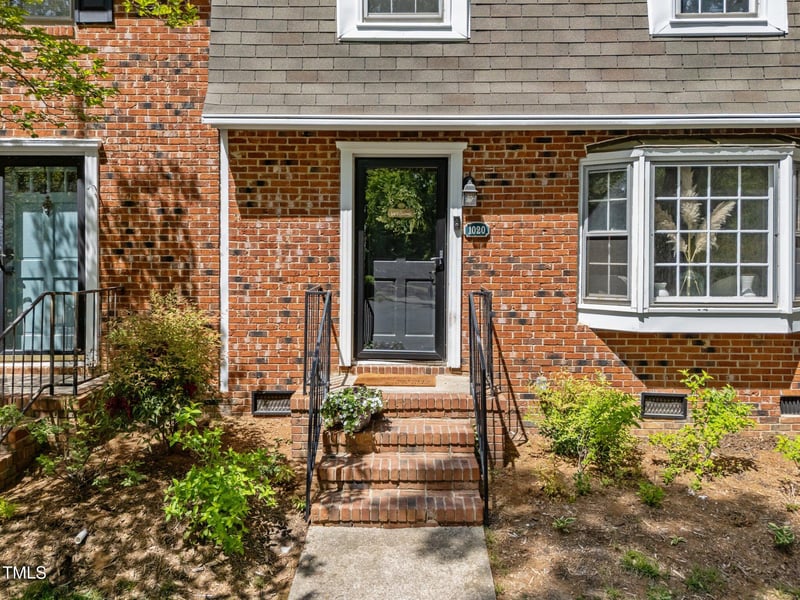 1020 Randolph Ct, Cary, NC 27511