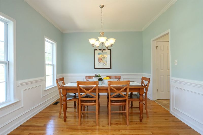 1020 Sandel Ln, Raleigh, NC 27603