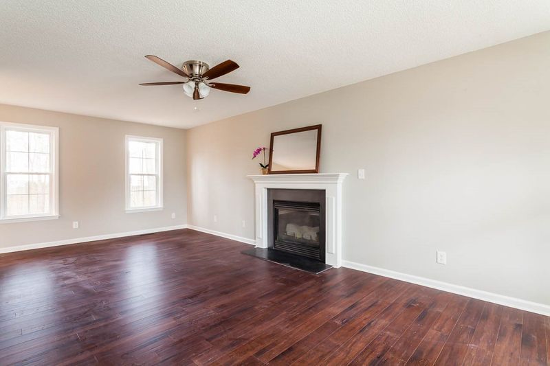 1020 Troubadour Ln, Knightdale, NC 27545