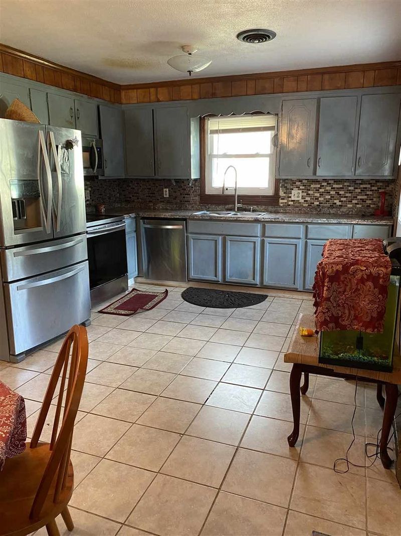 1020 Walnut St, Burlington, NC 27217