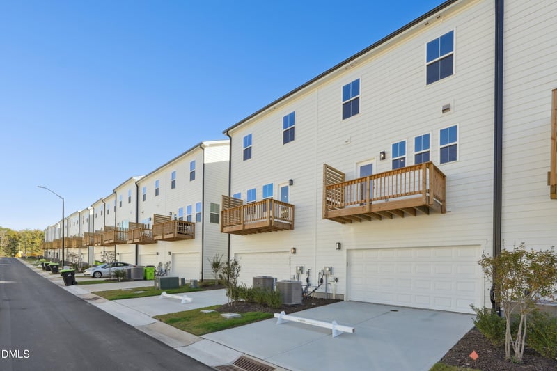 1020 Zelkova Ln, Chapel Hill, NC 27517