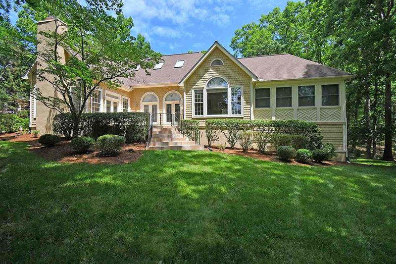 10205 Governors Dr, Chapel Hill, NC 27517