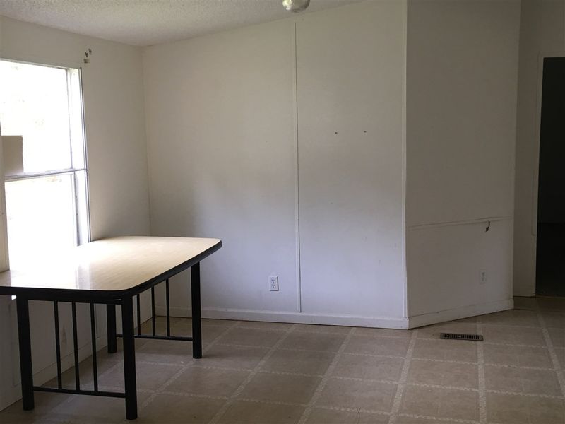 10207 Old Middlesex Rd, Middlesex, NC 27557
