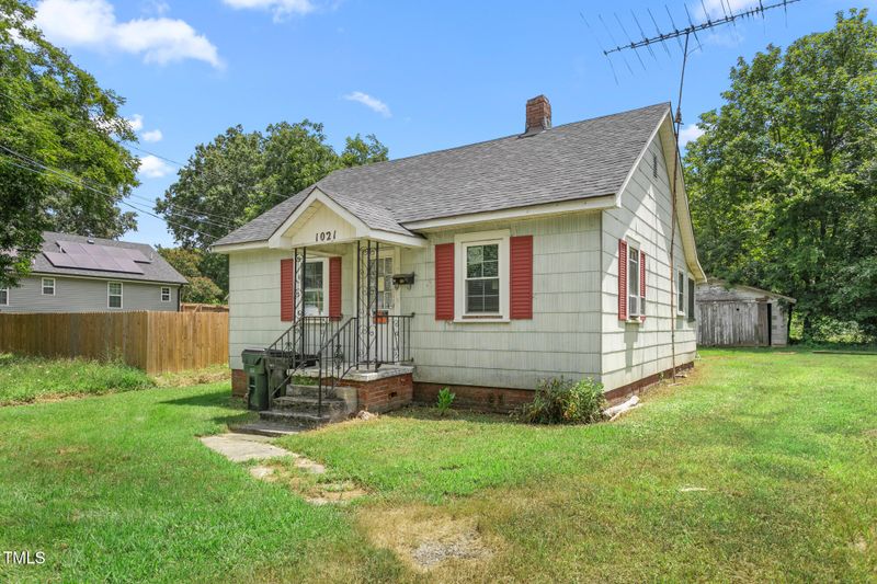1021 Alden St, Burlington, NC 27217