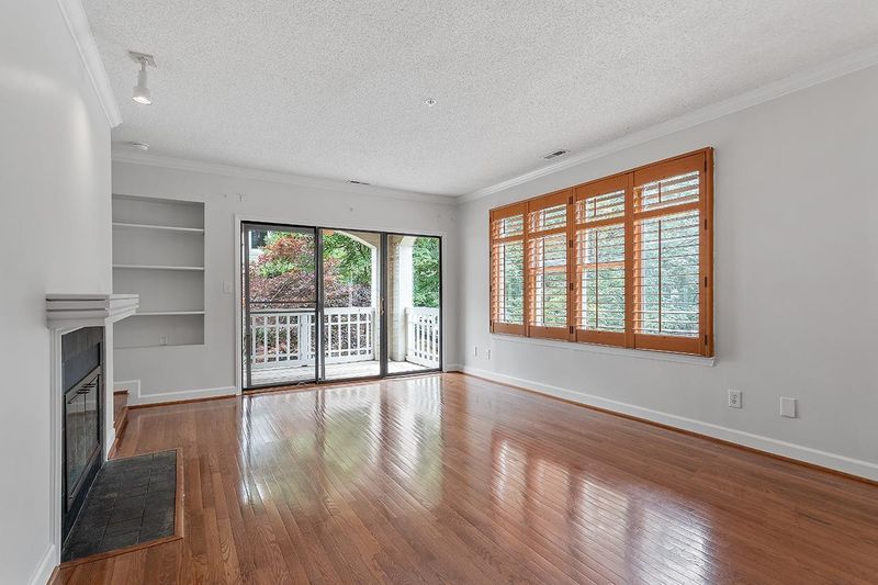 1021 Brighthurst Dr #203, Raleigh, NC 27605