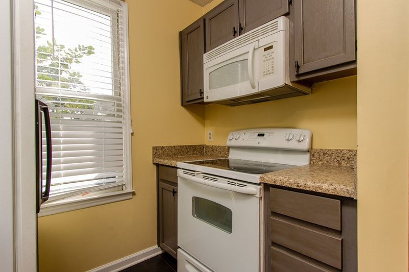 1021 Brighthurst Dr #207, Raleigh, NC 27605