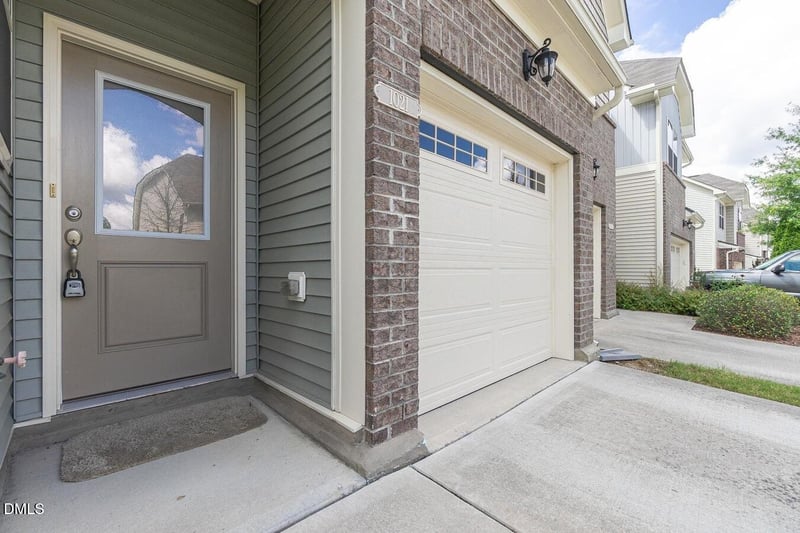 1021 Contessa Dr, Cary, NC 27513