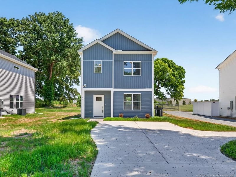 1021 Harnett St, Dunn, NC 28334