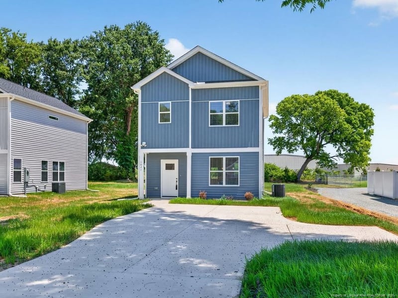 1021 Harnett St, Dunn, NC 28334