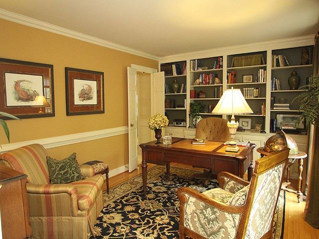 1021 Kinsdale Dr, Raleigh, NC 27615