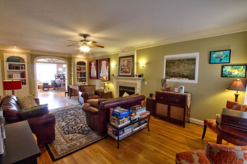 1021 Newburgh Cir, Raleigh, NC 27603
